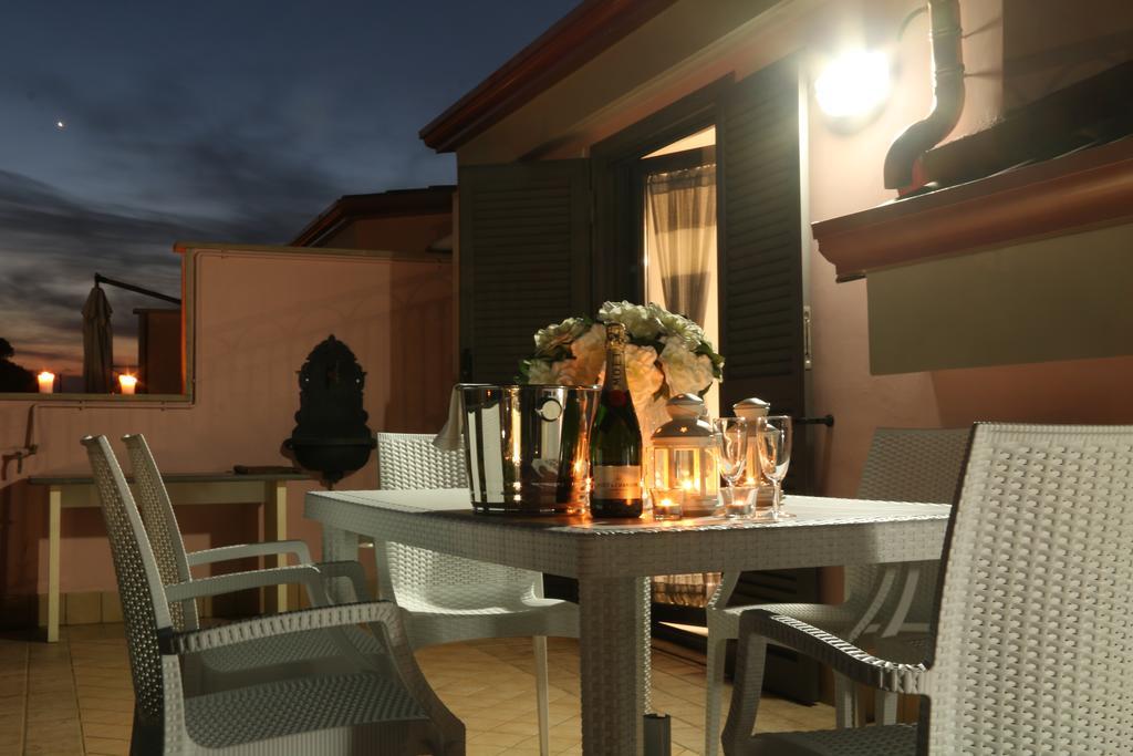 Amira Luxury Apartments Санта-Мария-Капуа-Ветере Экстерьер фото