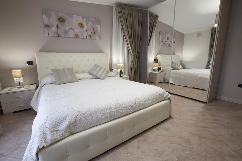 Amira Luxury Apartments Санта-Мария-Капуа-Ветере Экстерьер фото